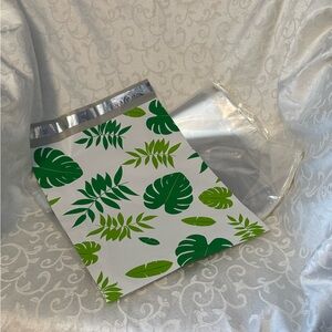 20 pieces- 10 tropical leaves polymailers 10x13 & 10 clear resealable bags 9x12